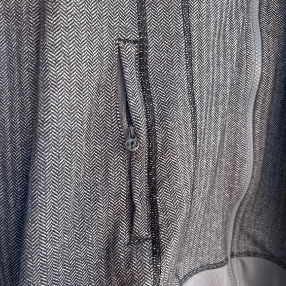 Lululemon Daily Practice Jacket - Picture 8 of 9